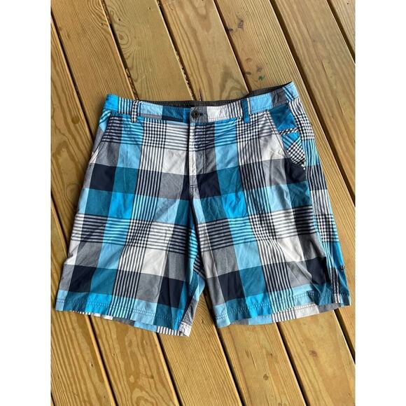Lululemon Men's Kahuna Plaid Shorts. Golf. Athleisure. blue/white. Size 40 - Picture 1 of 5